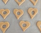 Foto del passaggio 3 della ricetta Biscotti effetto vetro