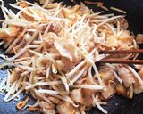 A picture of step 3 of ☆Pork Kimchi Stir-Fried Udon☆.