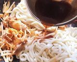 A picture of step 4 of ☆Pork Kimchi Stir-Fried Udon☆.