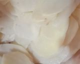 A picture of step 4 of Hand made patato chips.