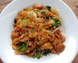 Foto langkah ke 7 dari resep Kwetiaw Goreng Komplit ala D'poer_Boohay.