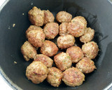 Foto del paso 3 de la receta: Albóndigas con pimiento en salsa {receta de mi madre}