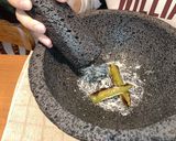 Foto del paso 2 de la receta: Salsa de molcajete