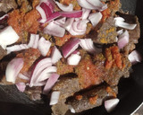 A picture of step 1 of Assorted meat sauce.
