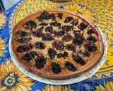 Une image de l'étape 12 de Tarte aux prunes, miel et amandes.