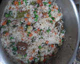ஈசி அன்ட் டேஸ்டி வெஜ் புலாவ் ரெசிபி ஸ்டேப் 3 புகைப்படம்