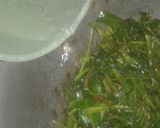 Foto langkah ke 4 dari resep Tumis Kangkung Sederhana.