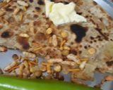 A picture of step 5 of Bhel Namkeen Aalu Parantha.