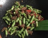 Foto langkah ke 2 dari resep Tumis Daging sapi buncis.