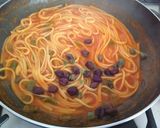 A picture of step 6 of Linguine alla Puttanesca.
