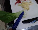 Foto langkah ke 2 dari resep Tumis Pokcoy Telur Orak Arik.