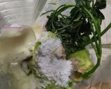 Foto del paso 1 de la receta: Salsa cremosa de pepino y aguacate🌿🥒🥑