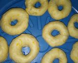 Foto langkah ke 5 dari resep Donat Labu Kuning.