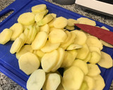 Foto del paso 2 de la receta: Pastel al horno de berenjenas, pimentón y papas gratinados con queso