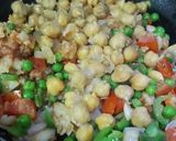 A picture of step 1 of Chickpea Potato Kathi Roll.