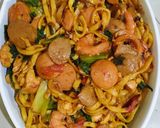 Foto langkah ke 5 dari resep Mie Goreng Pipih.