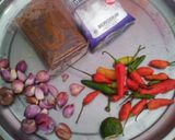 Foto langkah ke 1 dari resep Sambel Embe (Bawang Goreng) Khas Bali.