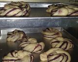 Foto langkah ke 10 dari resep Roti Ubi ungu.