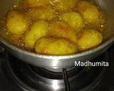 A picture of step 2 of Kashmiri Dum Aloo.