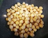 Foto del paso 1 de la receta Garbanzos con ajos tiernos y rábano blanco