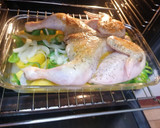 Foto del paso 3 de la receta: Pollo asado en salsa
