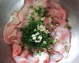Foto del paso 2 de la receta: Feletes de pollo marinados en jengibre, cardamomo y cúrcuma