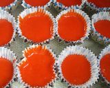 A picture of step 5 of Watermelon cupcakes.