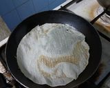 Foto langkah ke 3 dari resep Martabak Sosis Kulit Lumpia.