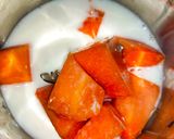 A picture of step 1 of Papaya milkshake.