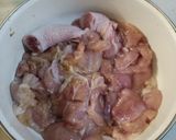 Hình bước làm 1 của món Đùi Gà Rim Tiêu với NCKD - Chicken w Black pepper Sauce