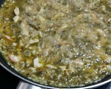 Foto del paso 7 de la receta: Arroz verde de pimientos (con pollo, gambas y almejas)