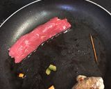 Foto del paso 3 de la receta: Rollitos de bistec con pimiento, zanahoria y queso