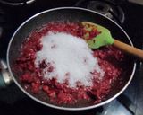 चविष्ट आणि पौष्टिक बीटरूट हलवा..(Beetroot Halwa Recipe In Marathi) रेसिपी स्टेप 8 फोटो 