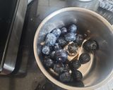 A picture of step 1 of Blueberry sondesh.