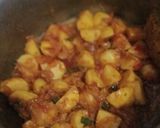A picture of step 7 of Mazydar Aloo Gobhi.