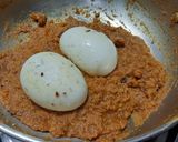 A picture of step 8 of Egg curry.