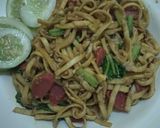 Foto langkah ke 6 dari resep Mi Goreng Pipih.