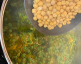 Foto del paso 6 de la receta: Arroz con bacalao y gambitas de aprovechamiento