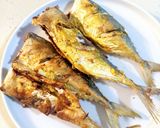 Hình bước làm 3 của món Cá Nục Chiên Mắm Ớt với NCKD/ Fried Kampung fishs