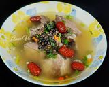 Hình bước làm 3 của món Canh giò heo nấu đậu đen táo đỏ