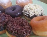 Foto langkah ke 10 dari resep Donat menul montok ekonomis.
