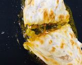 A picture of step 4 of Malabar paratha chicken sandwich.