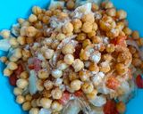 A picture of step 2 of Chattpatti Mix Chaat Plate 😋😋.