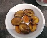 Une image de l'étape 1 de Prunes rôties à la cassonade corsée.