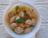 Foto langkah ke 2 dari resep Sop Bakso Ayam Simple.