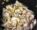Foto langkah ke 3 dari resep Mushroom Soup ala pizza hut (sup jamur).