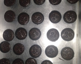 Foto langkah ke 8 dari resep Brownies Shiny Crust Mini Cup.
