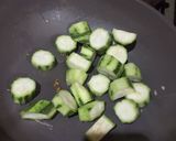 Foto langkah ke 3 dari resep Oyong Soun Kuah Favorit.