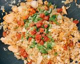 รูปขั้นตอนการทำที่ 7 ของ ข้าวผัดสับปะรดไก่กุนเชียง
