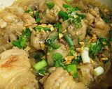 Hình bước làm 3 của món Gà kho hành tây